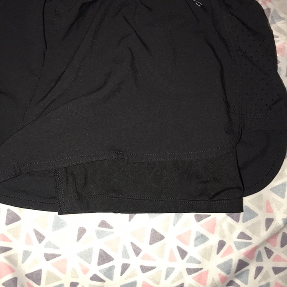 ALL BLACK H&M Compression/Running Shorts. - Picture 3 of 3